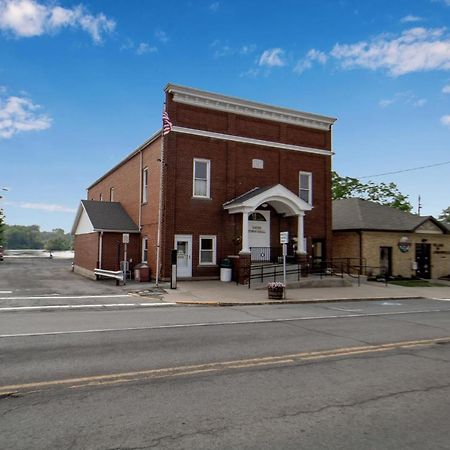 Webber Hotel Lyndonville Экстерьер фото