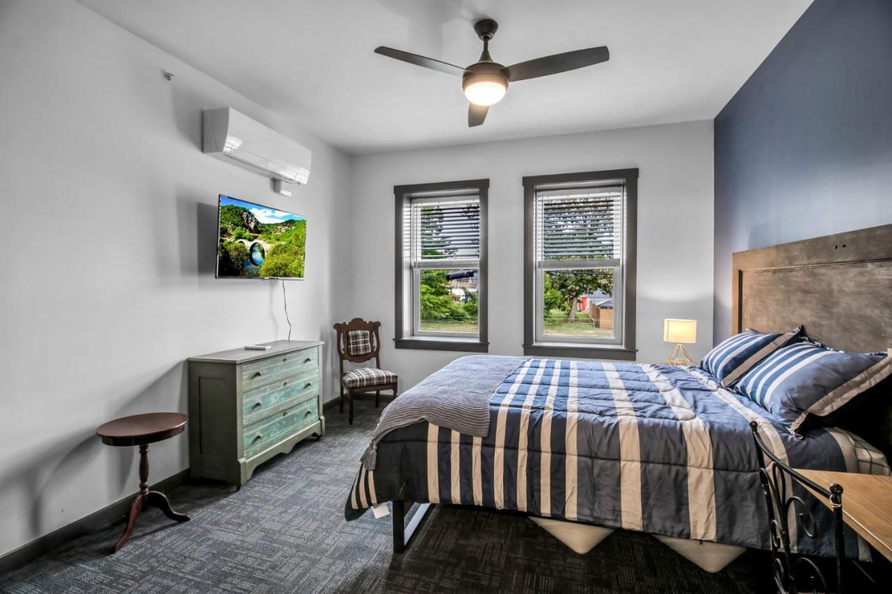 Webber Hotel Lyndonville Экстерьер фото